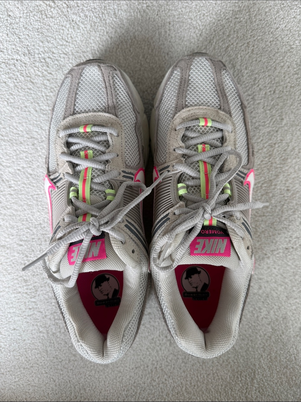 Nike Women’s Vomero 5 Light Gray & Hot Pink Sneakers - Picture 5 of 6